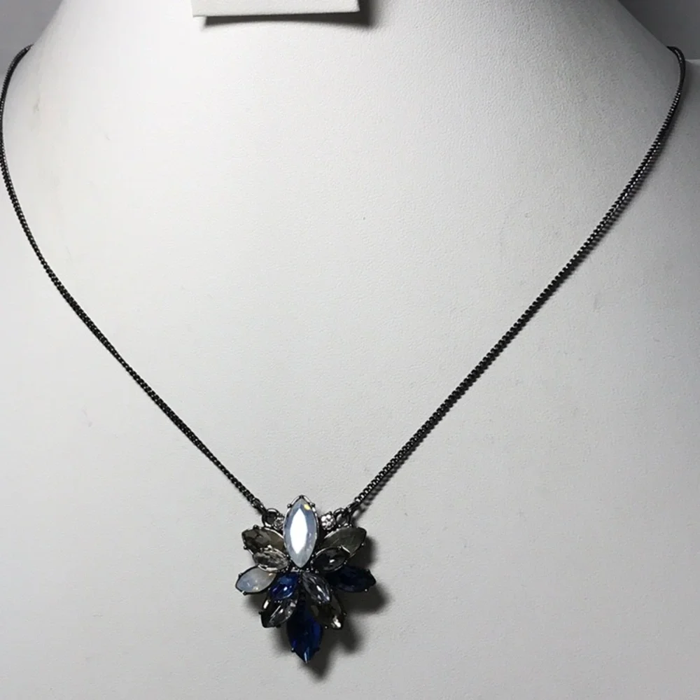 Loft pendant necklace/ blue and opalescent NWT - Picture 3 of 9
